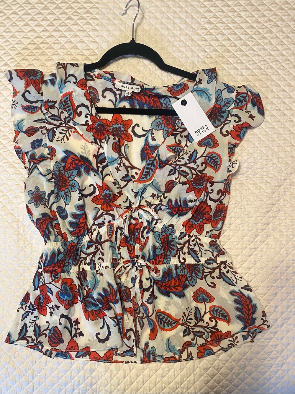 NWT Rose + Olive Cream Floral Ruffle Womens Top
